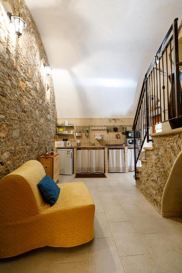 Arve Castelbianco - B&B E Appartamento Colletta Exterior photo